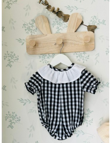 Pelele cuello volante vichy negro y blanco